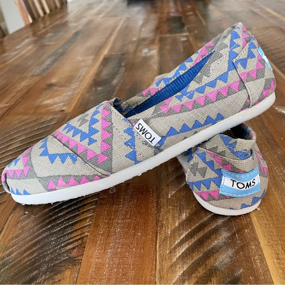 Grey Aztec Style Toms